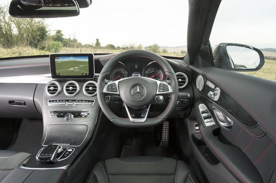 Панель приборов Mercedes-AMG C43 4Matic 2016 года  (UK) (фото 24 из 28)